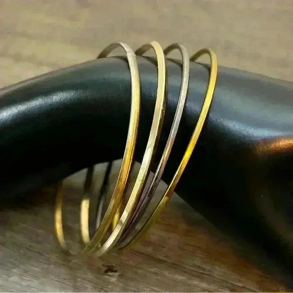 Set of 4 Mixed Metal Tones Vintage Bangle Bracelets - Picture 2 of 3